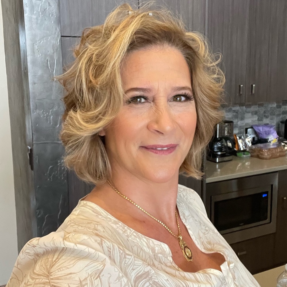 Meet your Posher, Lisa